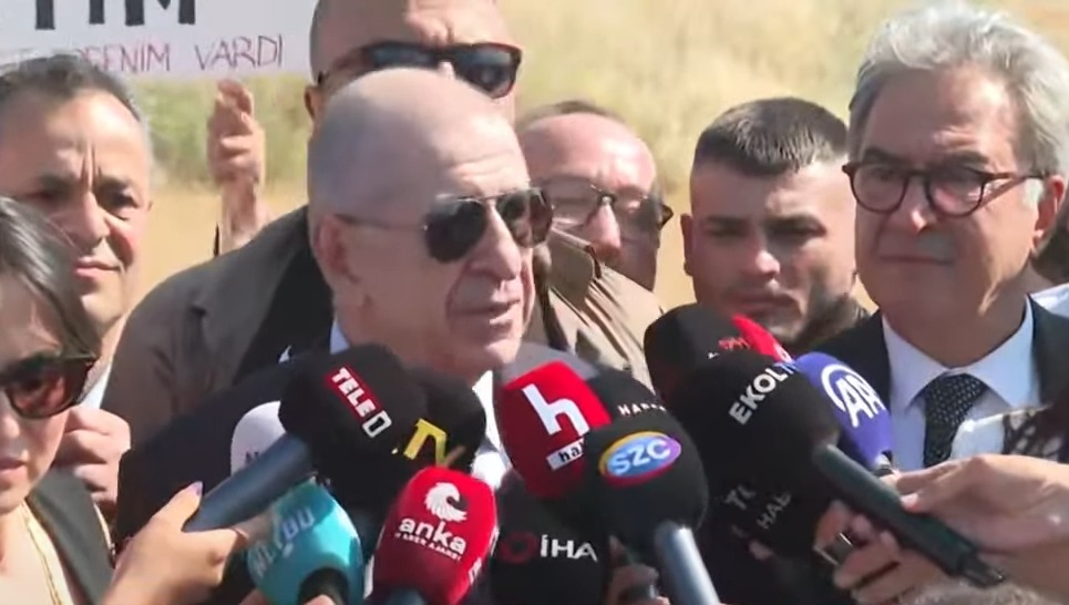 İlk açıklamasını cezaevi önünde yaptıv