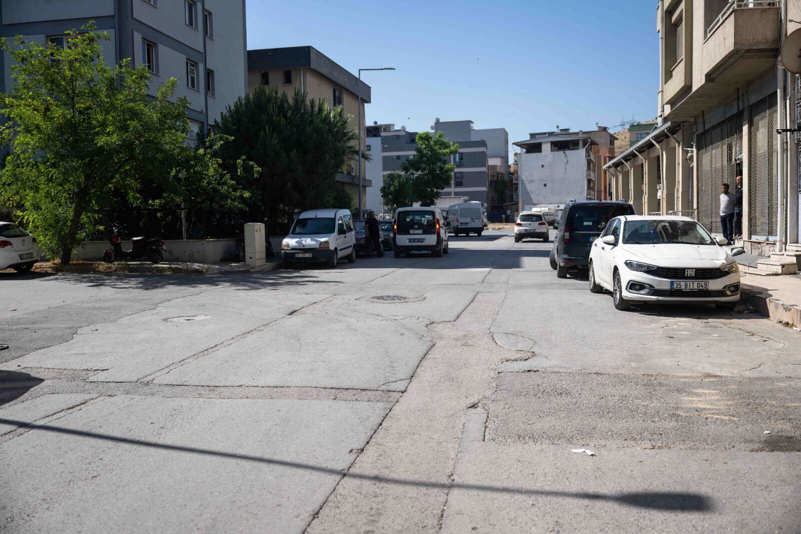 Bornova’da bir ilk: Işıklı yollar!-1