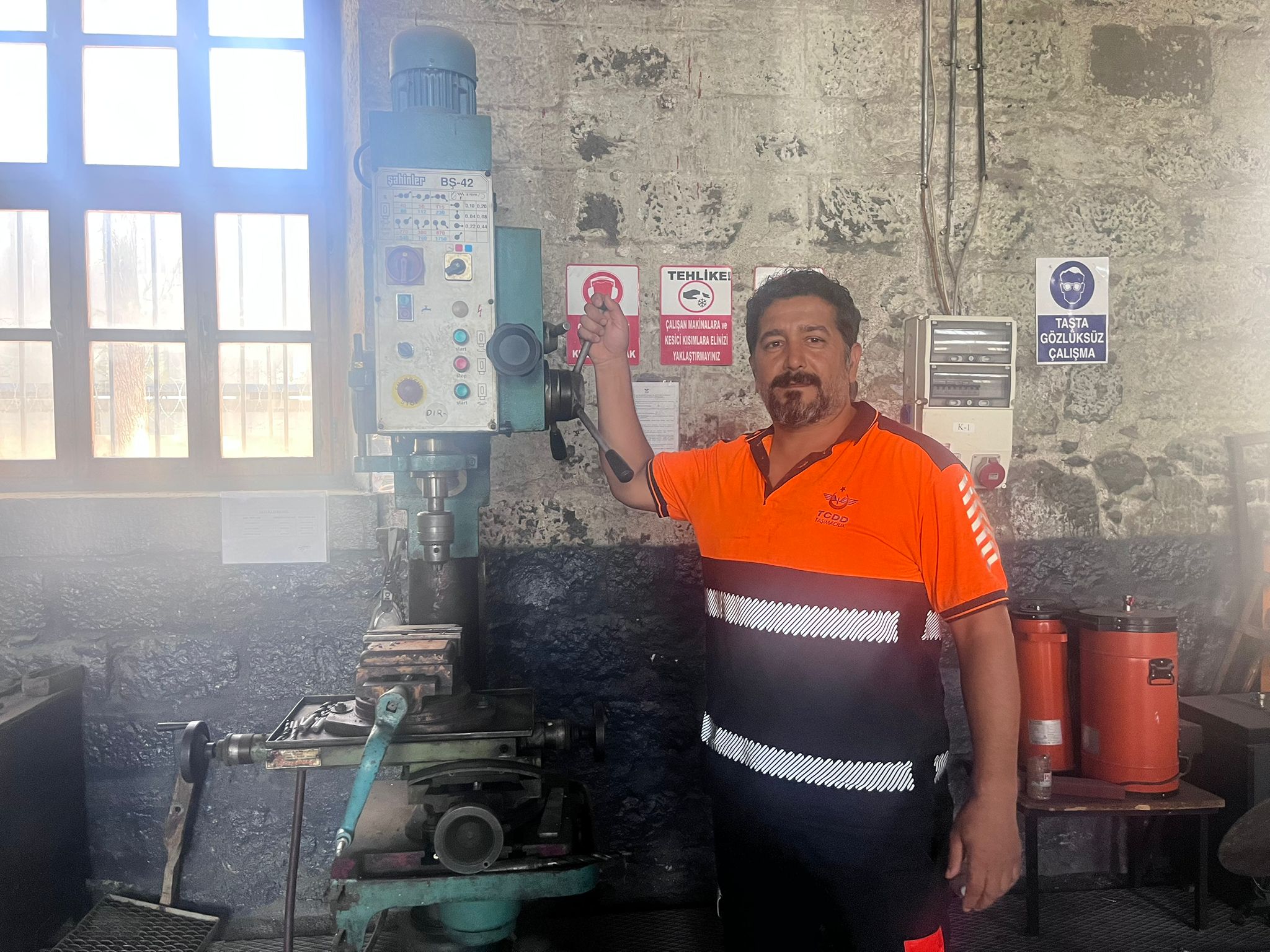 izmir demriyolu kamu işçisi