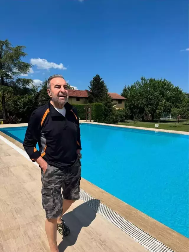 Duruşuyla hayranlık uyandırıyor