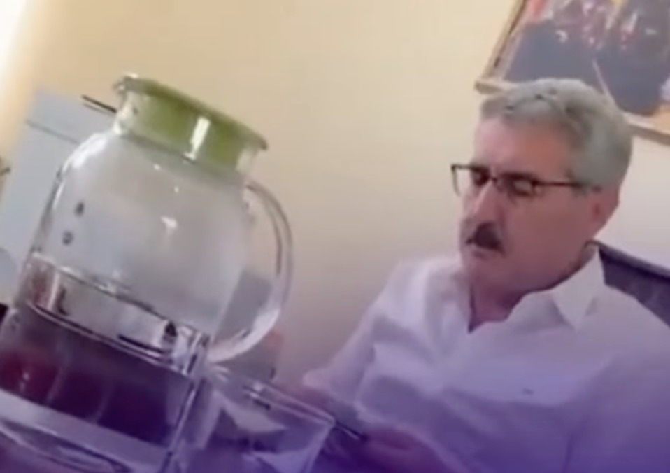 Ahmet Dastanbek Kimdir