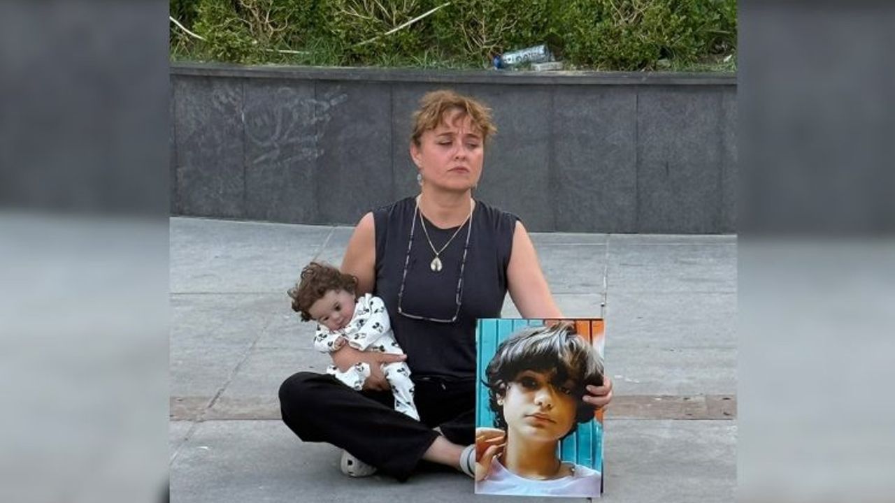 Acılı anneden infaz yasası için oturma eylemi