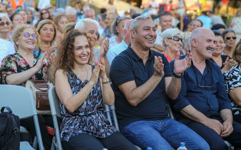 Her kesimden yoğun katılım