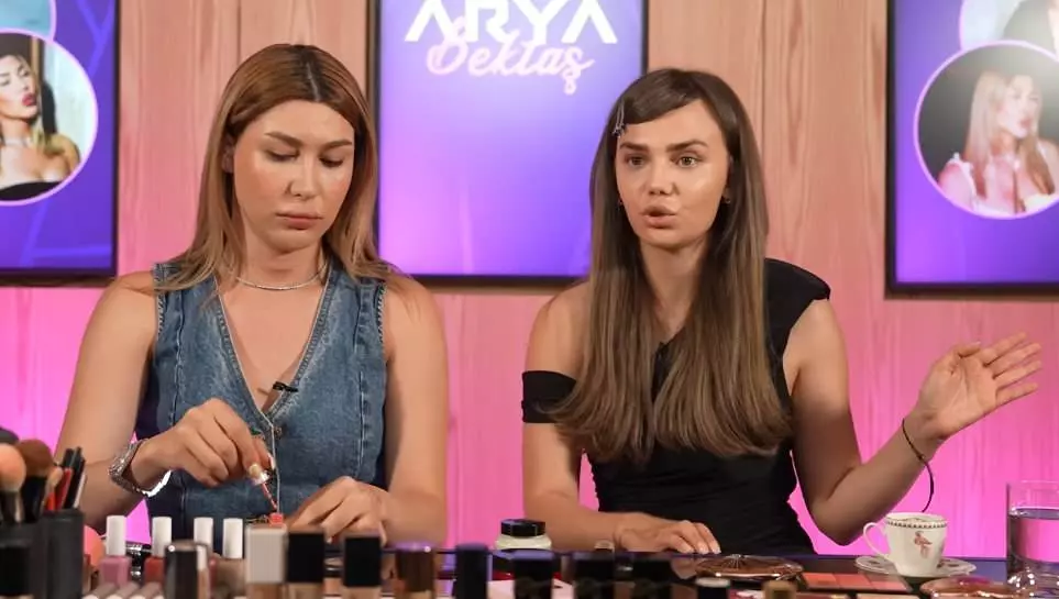 Bahar Şahin Ve Mine Tugayy