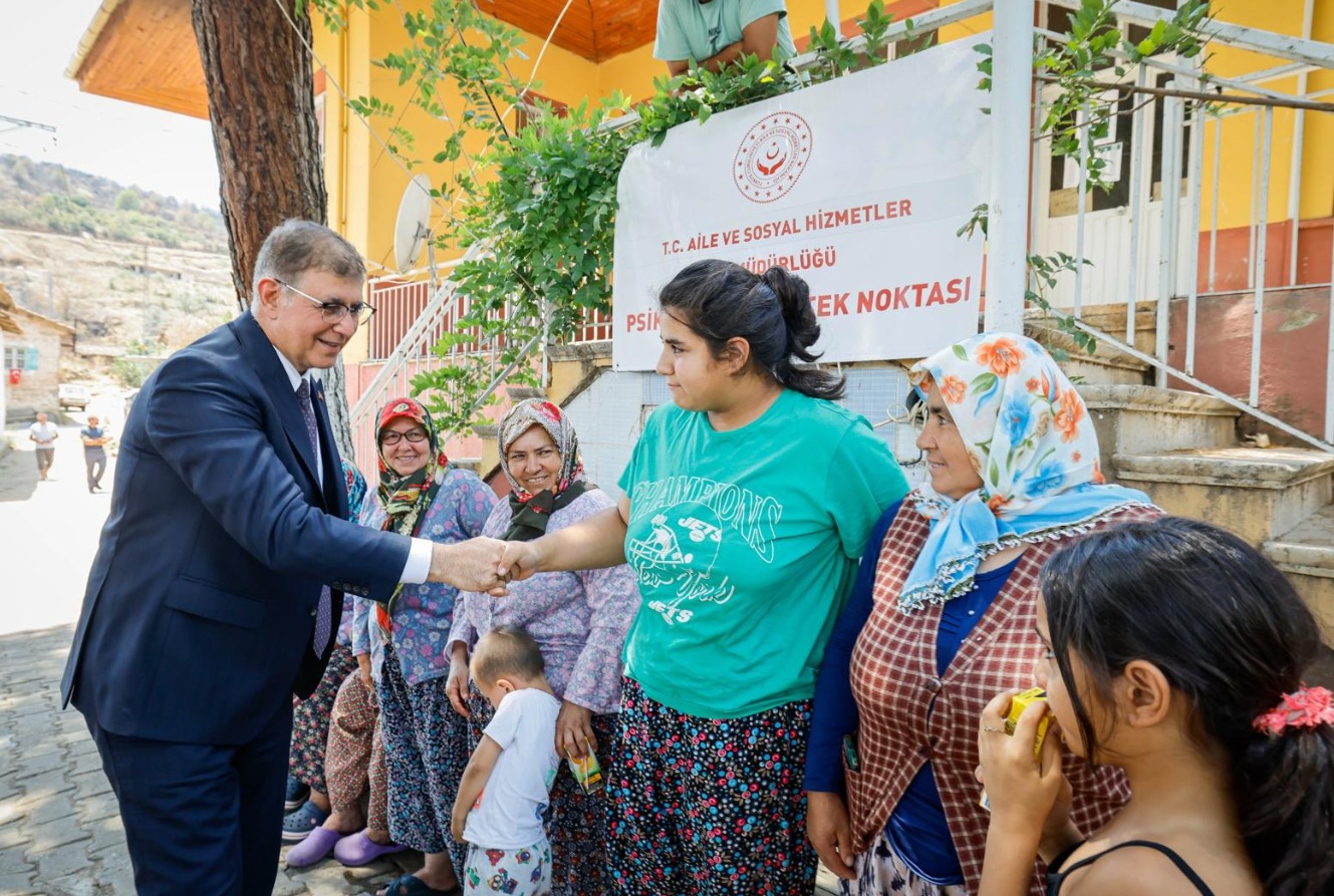 Ödemiş'in yanan köyleri için seferberlik: Büyükşehir tüm birimleriyle sahada