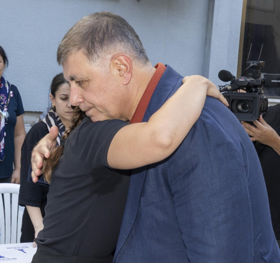 Başkan Tugay ve eşi anma töreninde yer aldı