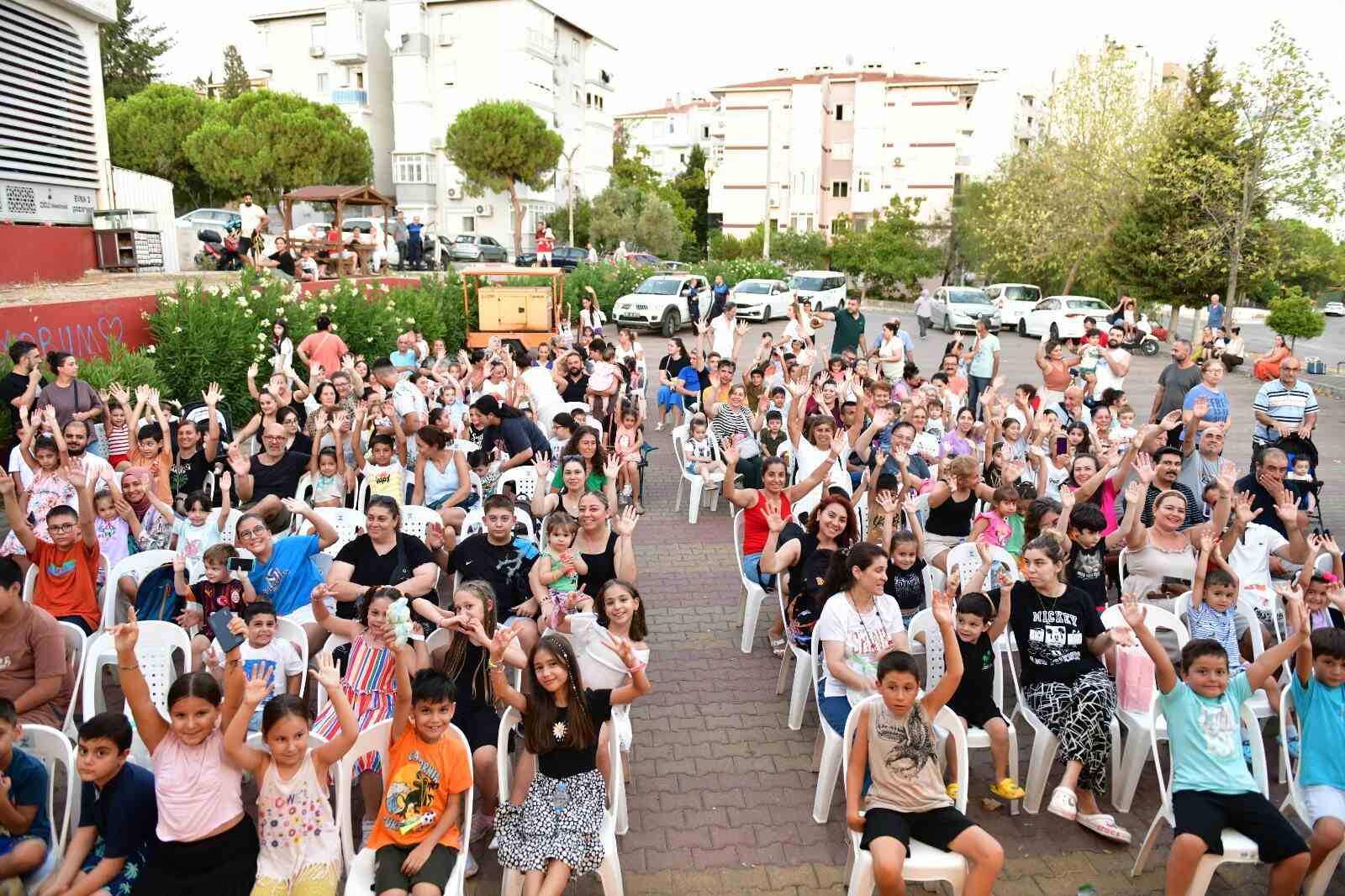 İzmir Çiğli’de yaz akşamları tiyatroyla şenleniyor-2