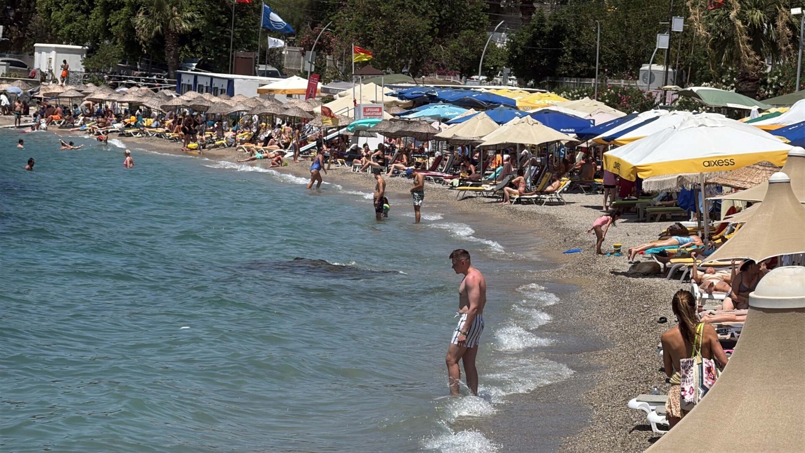 Bodrum'un gözde plajları doldu taştı