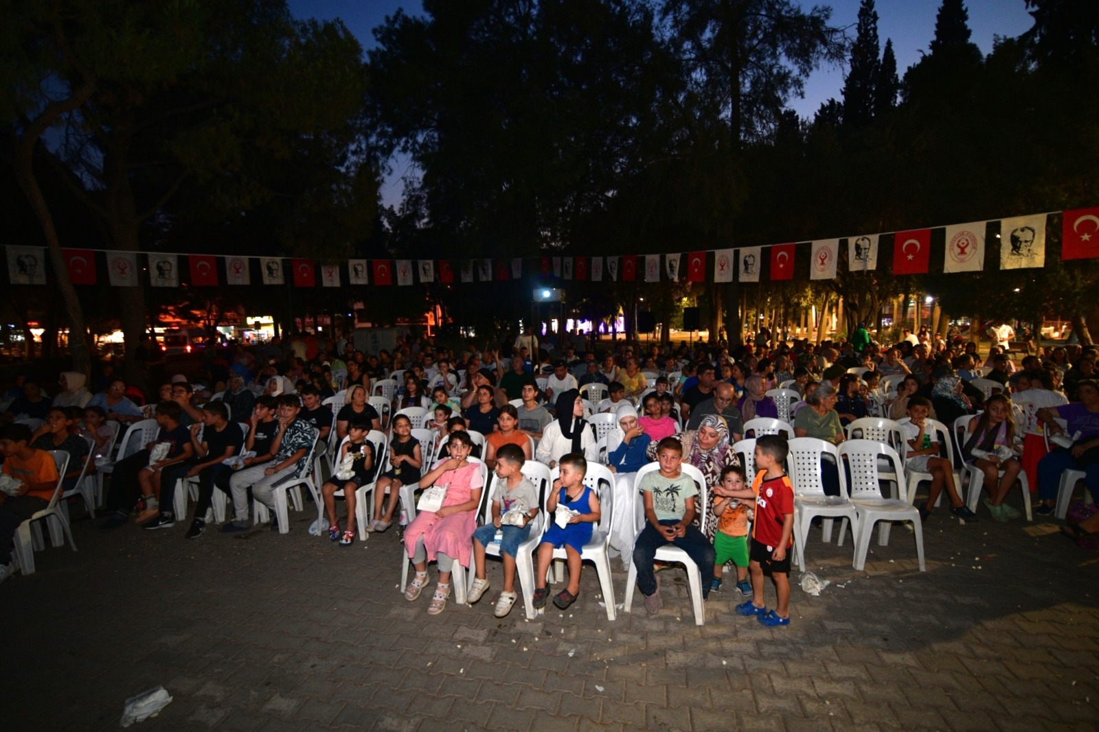 Bir ay boyunca komedi rüzgarı esecek