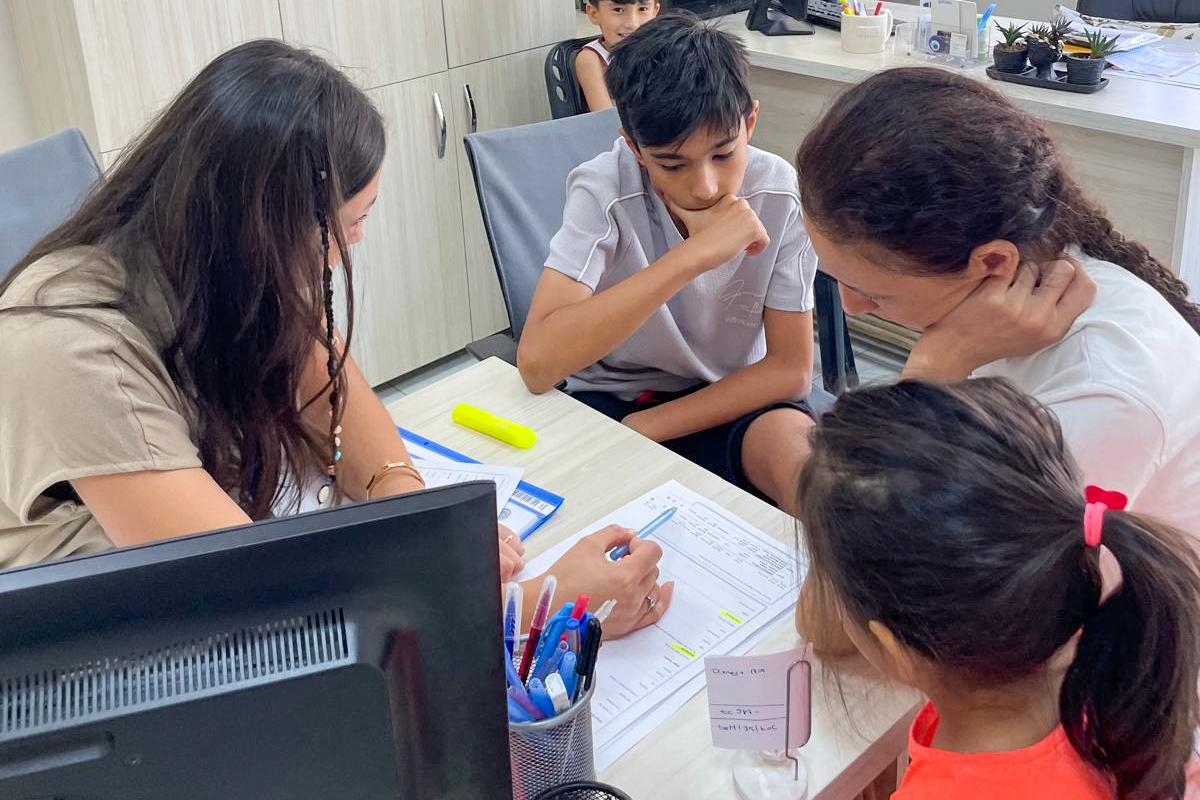 Başkan Duman: "Geleceğimizin teminatı gençlerin yanındayız"