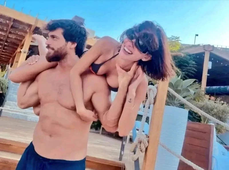 Can Yaman Ve Sevgilisii
