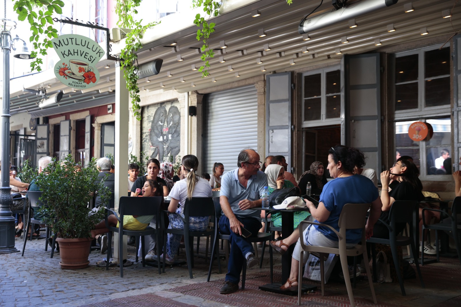Ekonomik fiyatlar ve vatandaş memnuniyeti: 'Başka yerde oturamıyoruz'