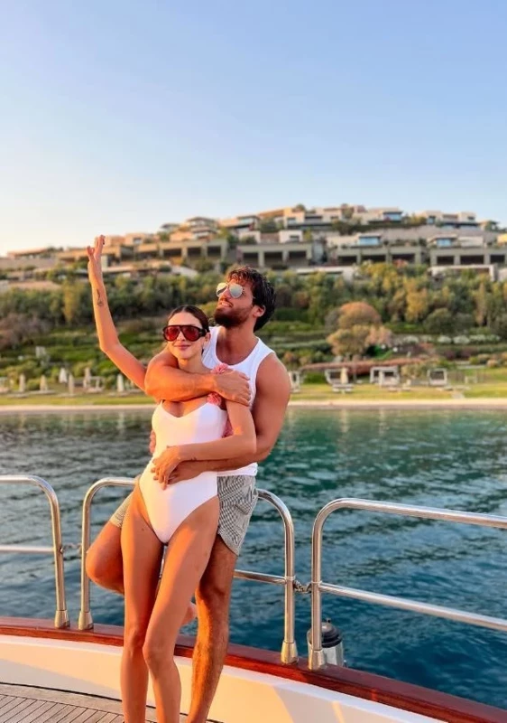 Ccan Yaman Ve Sevgilisi