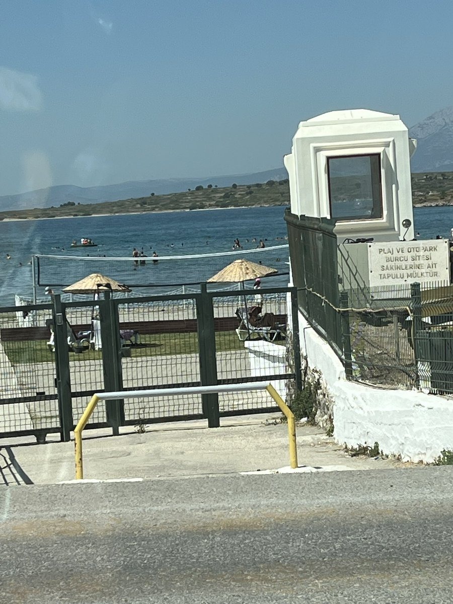 "Tapulu mülk" iddiasıyla plajın önü kapatıldı