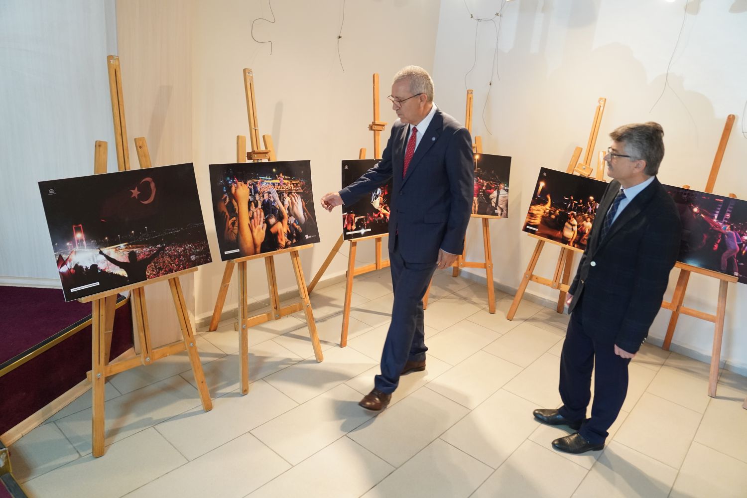 Anıt ziyareti ve Kur'an tilavetiyle başlayan anma programı