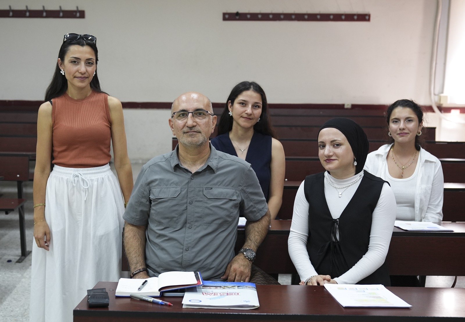 Akademisyenlerden ve sınıf arkadaşlarından tam not