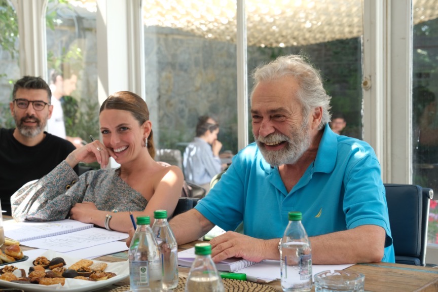 Fransız uyarlamasıyla güçlü kadro bir arada