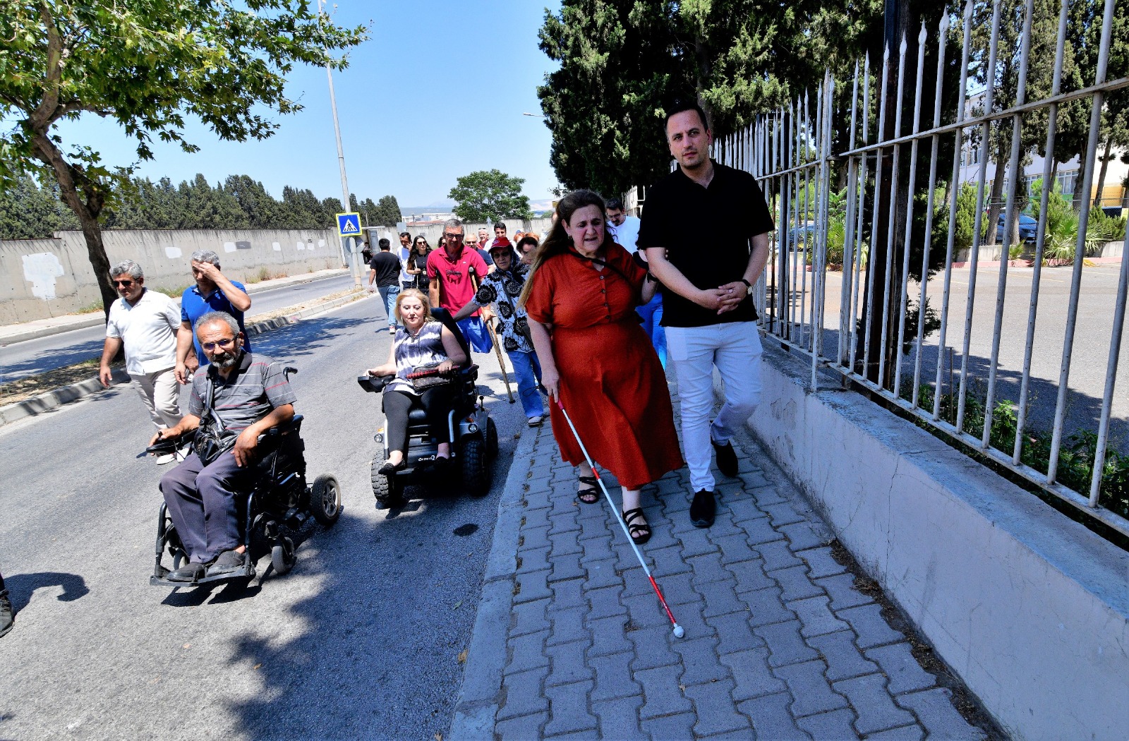 Başkan Eşki: "Engelleri kendi ellerimizle kaldırmak zorundayız"