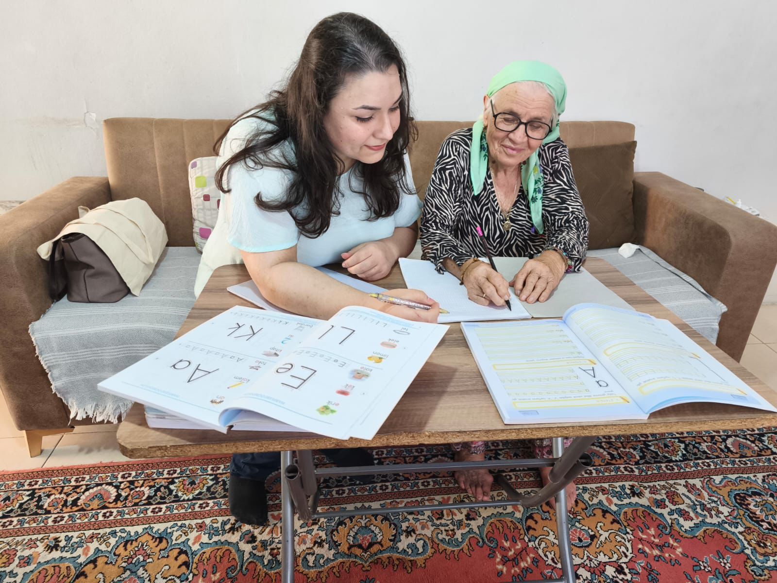 83 yaşında okuma yazma mutluluğu