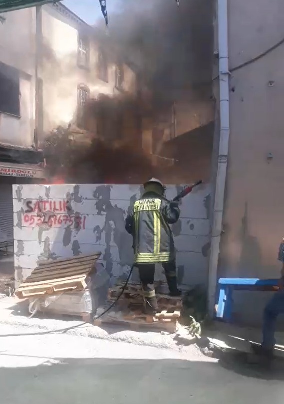 Kemeraltı esnafı tedirgin: Can ve mal güvenliği için acil önlem çağrısı