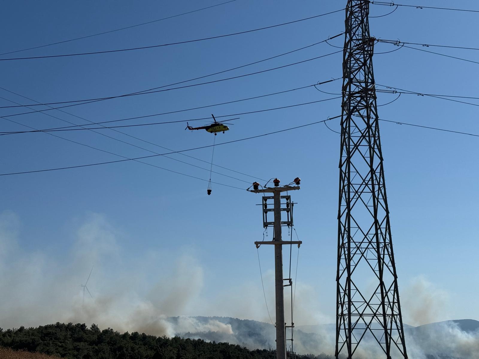 Yangının sebebi bilinmiyor, ekipler teyakkuzda