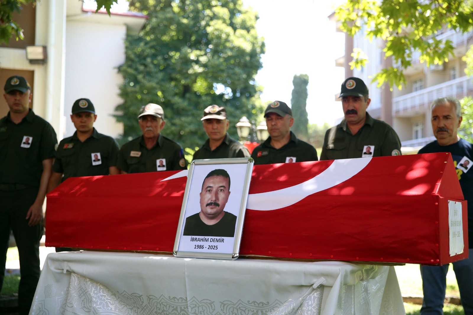 Kahramanlık ve fedakarlık vurgusu