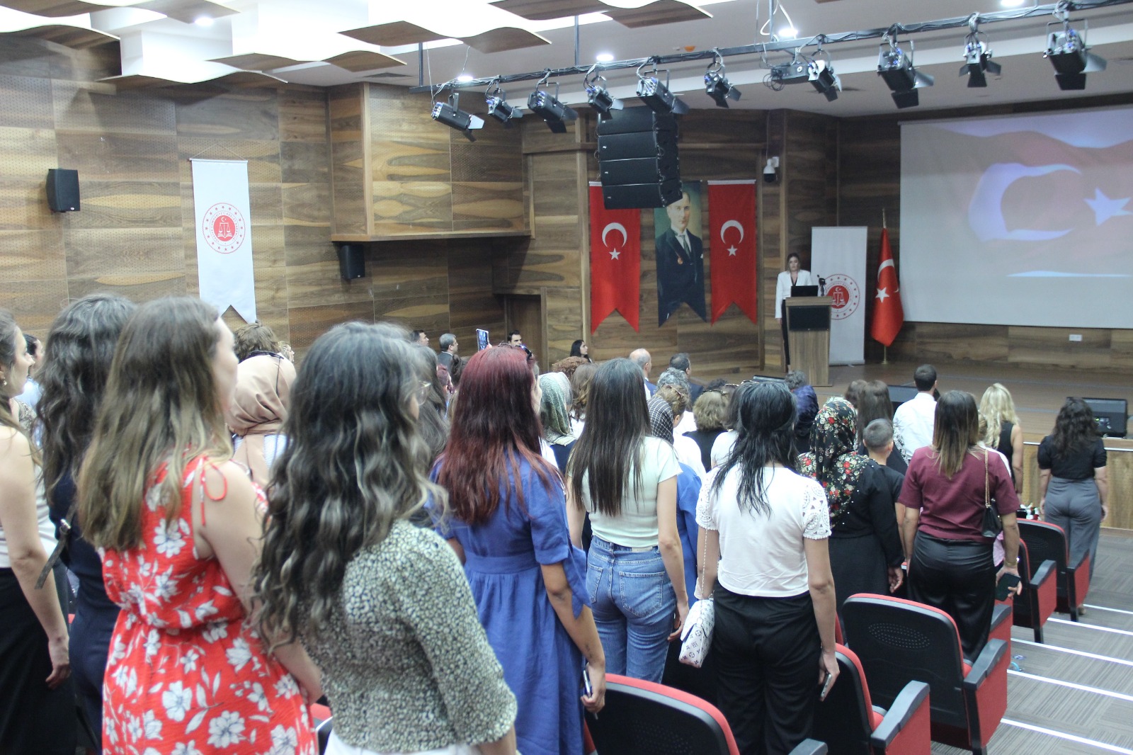 İzmir Cumhuriyet Başsavcıvekili Ertaş: "Şiddetle mücadelede toplumsal seferberlik şart"