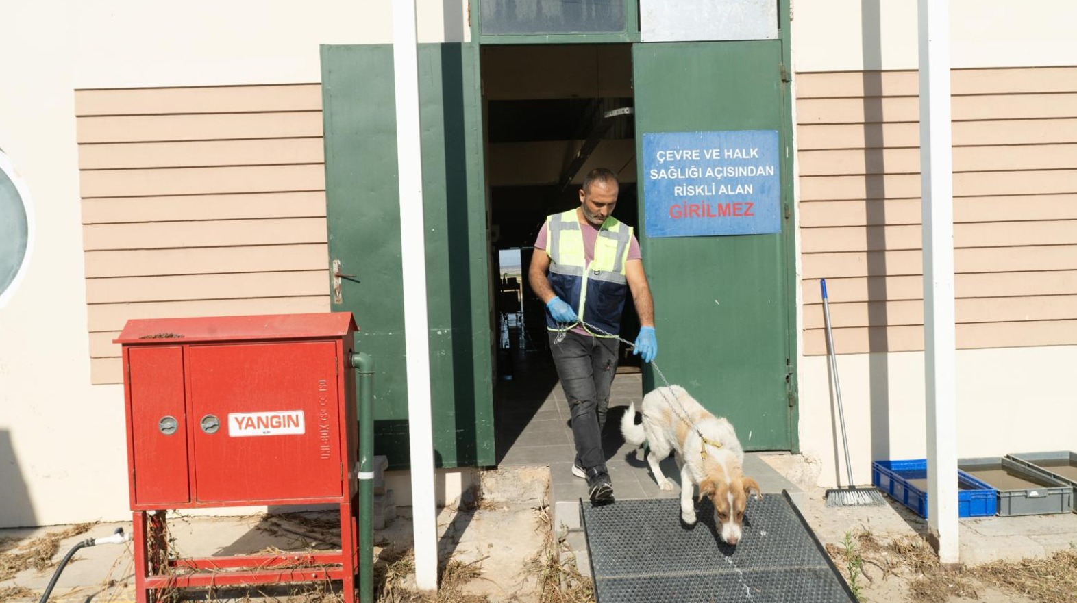 Alevlerden kurtularak hayata tutunmuştu