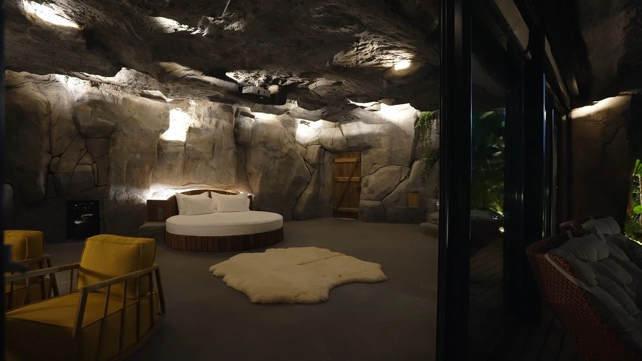 Jennifer Lopez Mağara 1