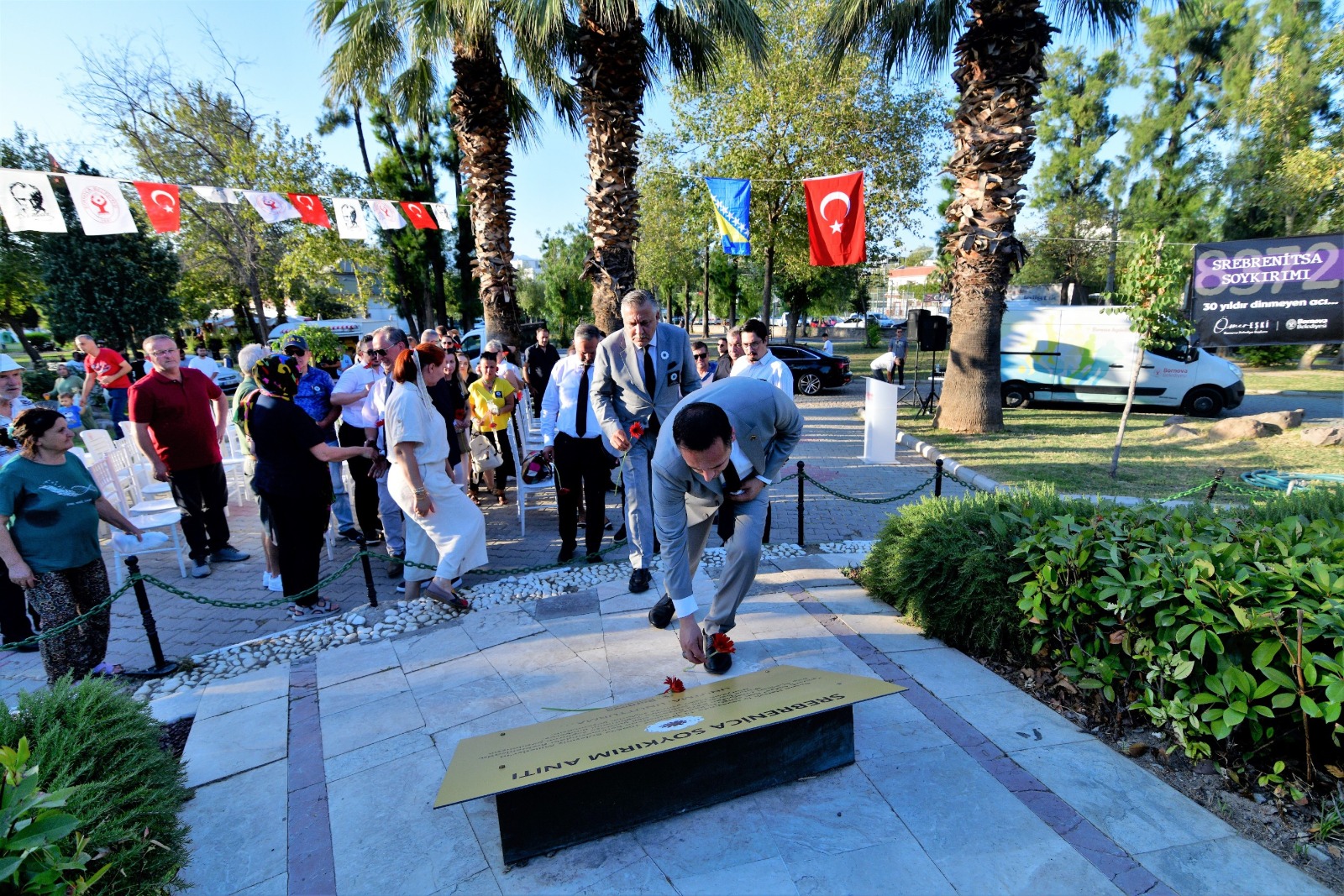 "Ölüm yolunda barış için yürüyenler" Sergisi duygulandırdı