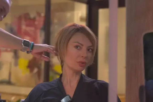 "Yeniliklere" diyerek yeni tarzını paylaştı