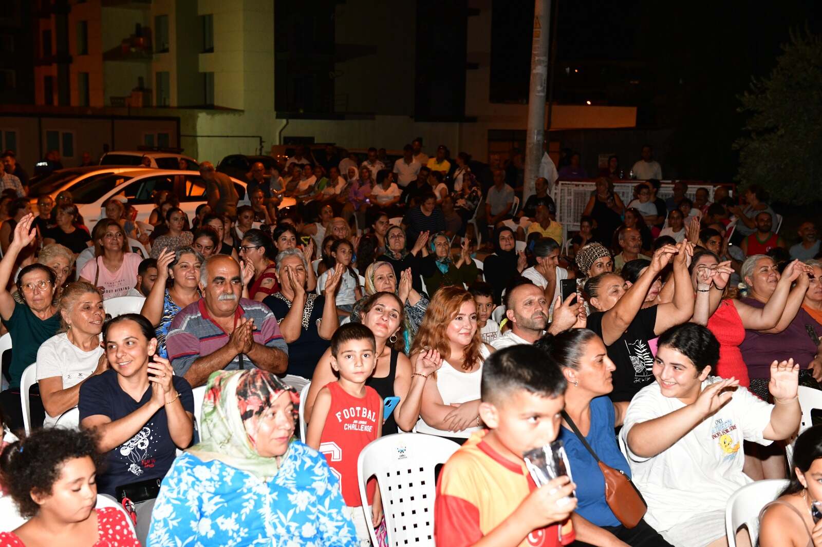 Çiğli yazı sanatla karşılıyor! Her mahallede müzik, her sokakta tiyatro-2