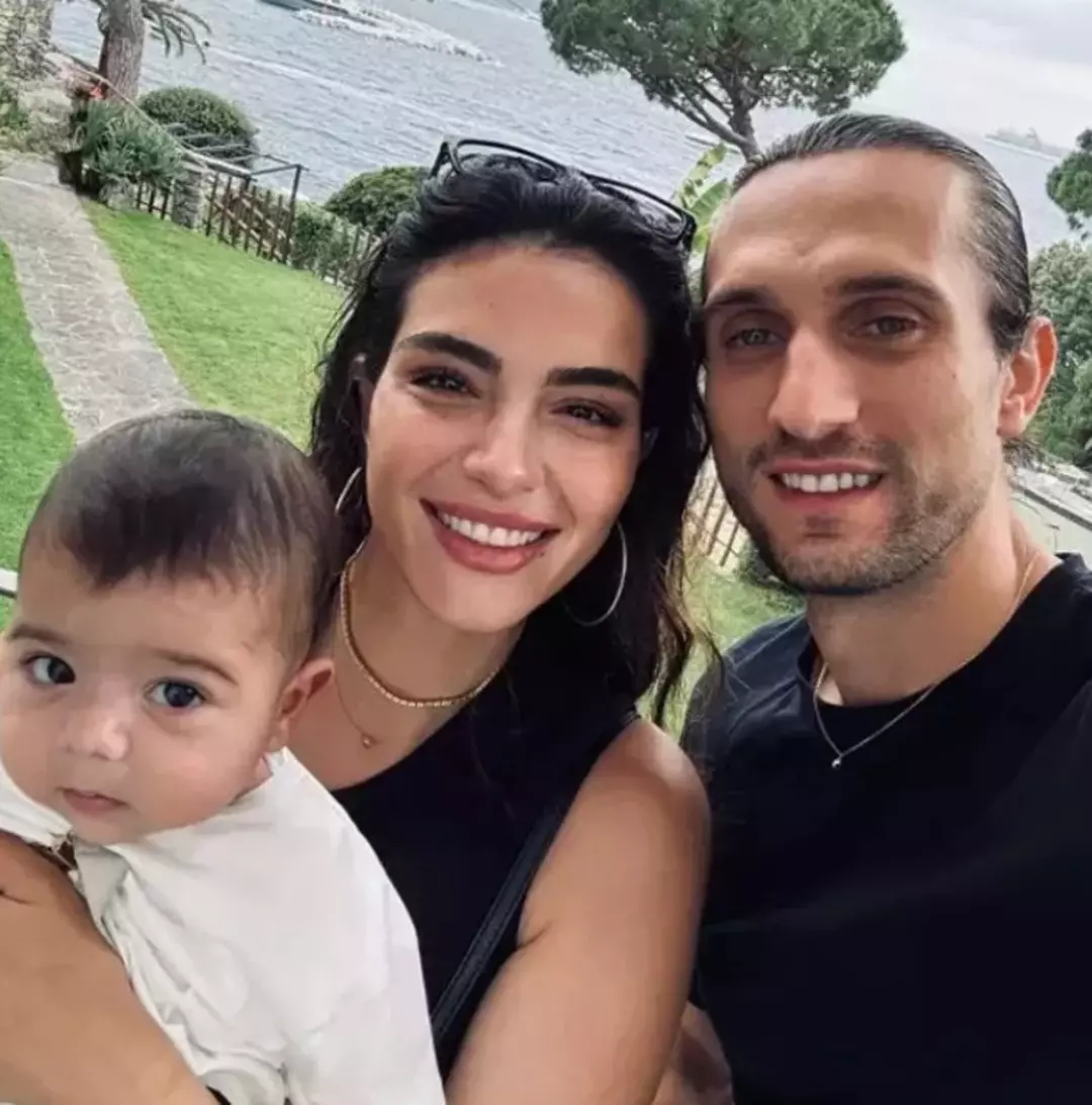 Melisa Aslı Pamuk-4