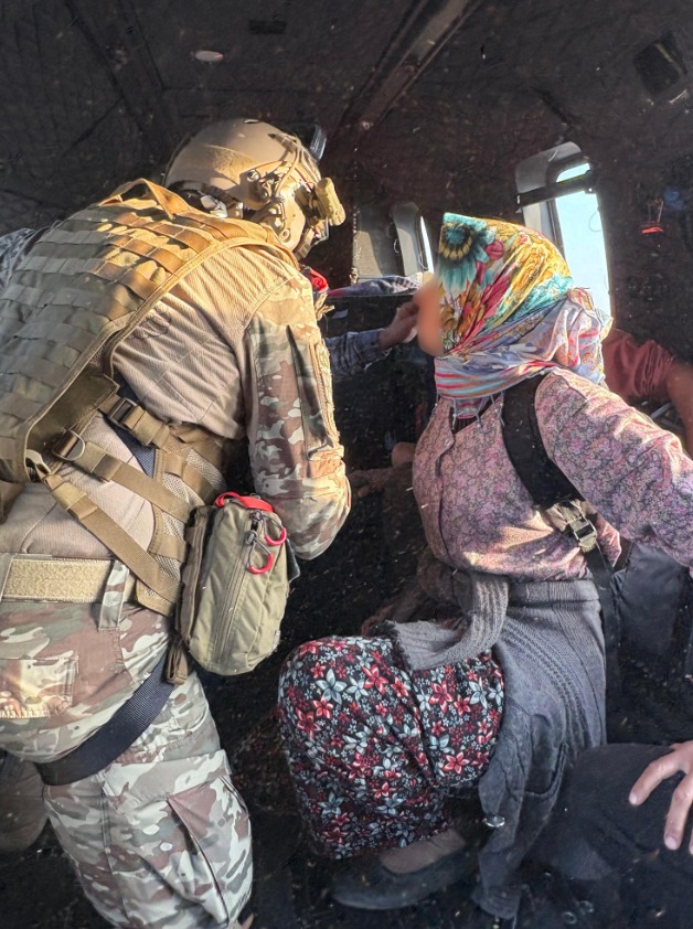 Alevlerin ortasında kalan aileye umut eli