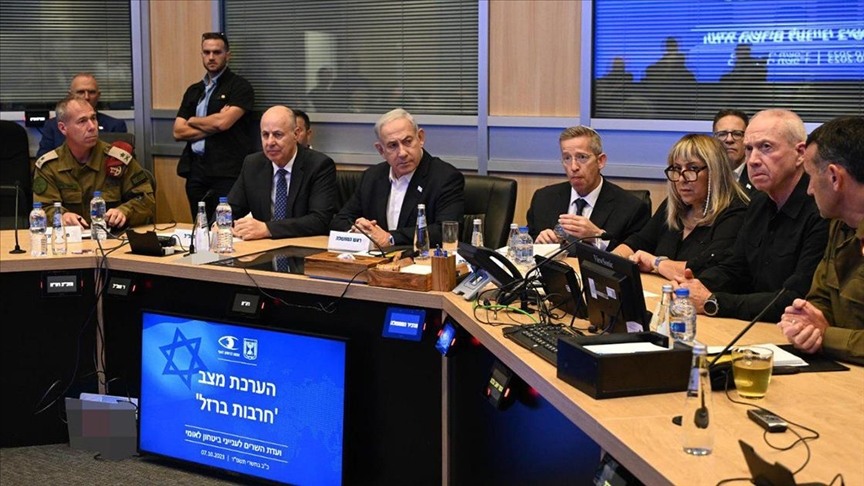 Netanyahu kabine üyeleriyle toplantıda