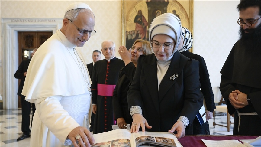 Papa 14.Leo ve Emine Erdoğan