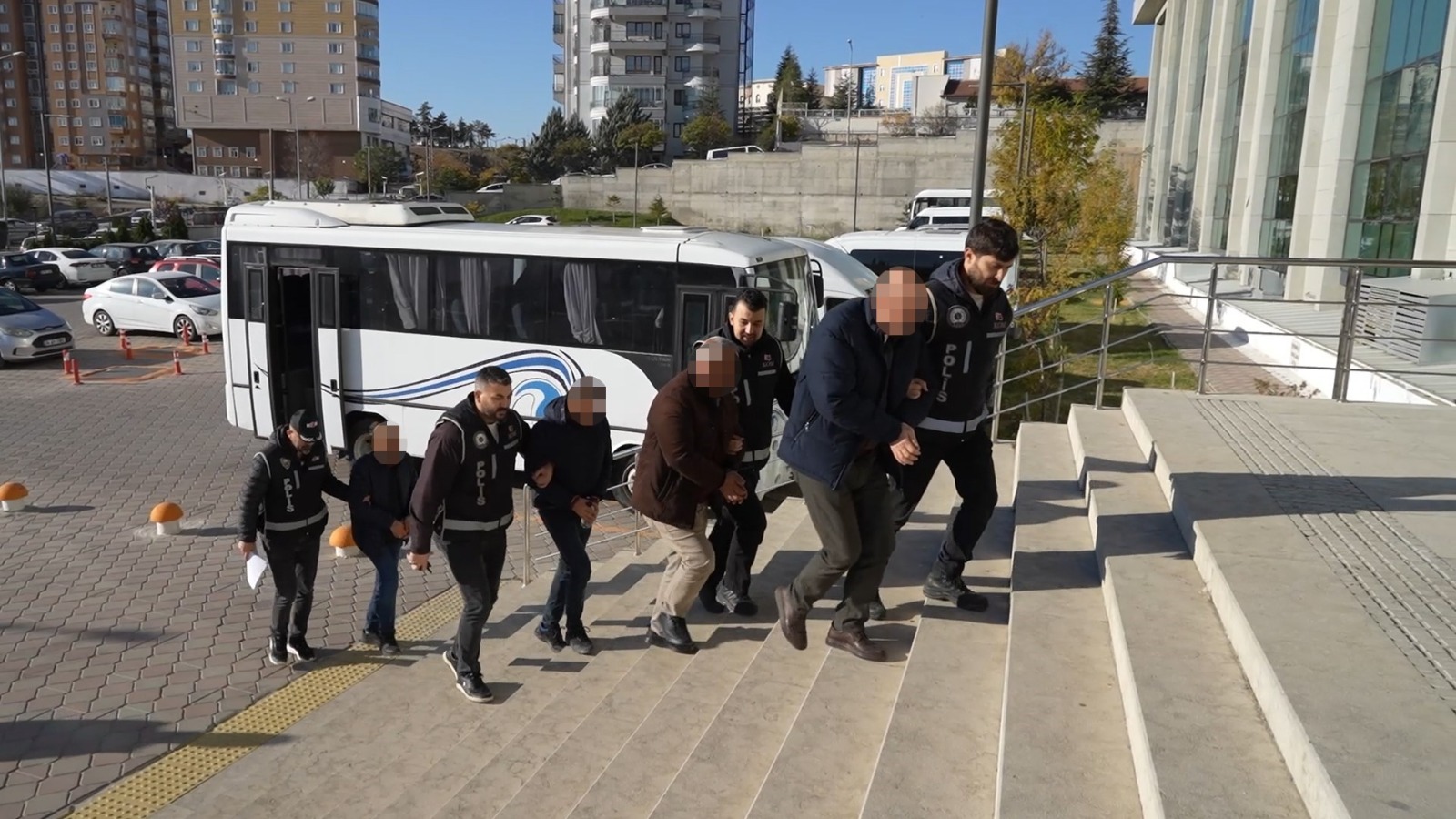 para-karsiligi-rapor-desifre-oldu-46-personel-gorevinden-alindi