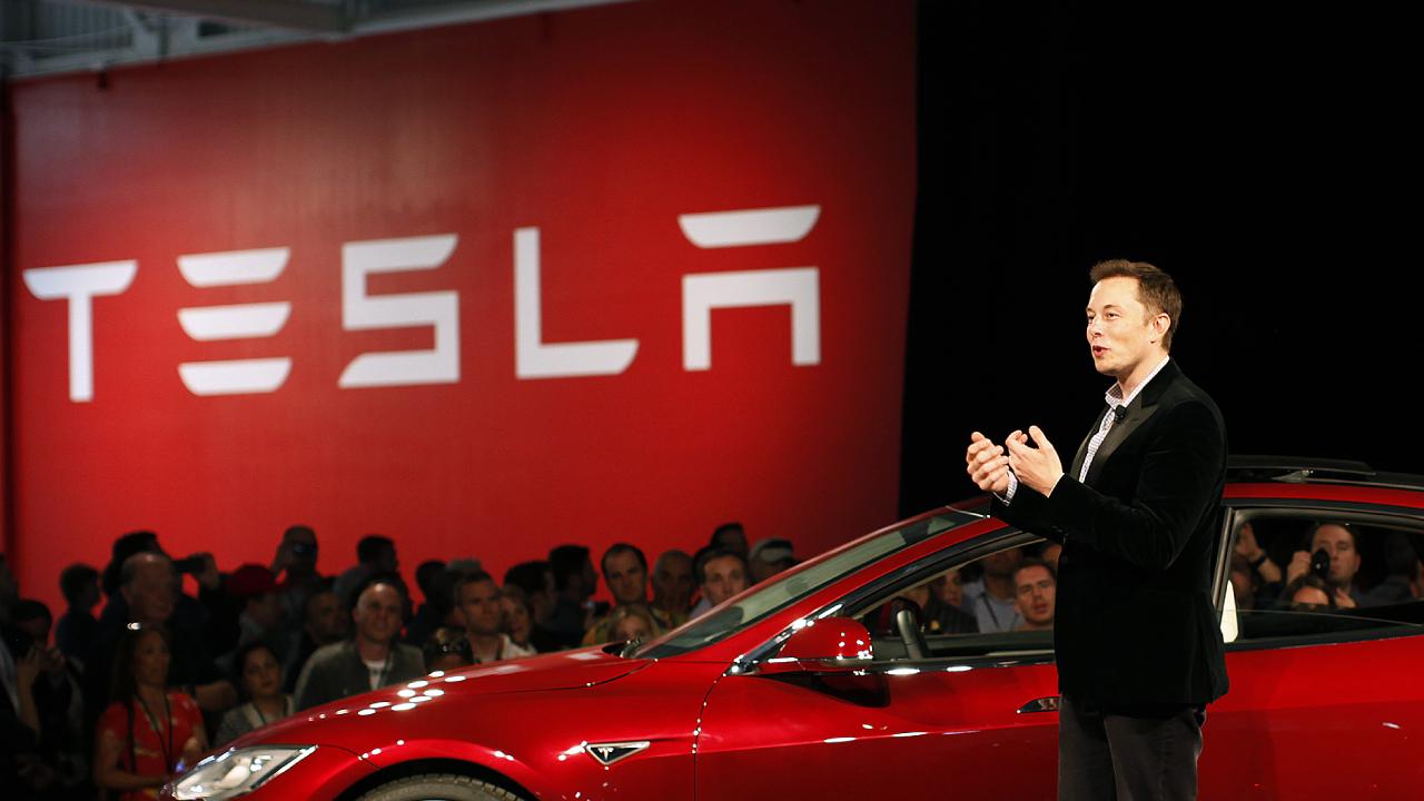 Tesla ilk kez artıya geçti