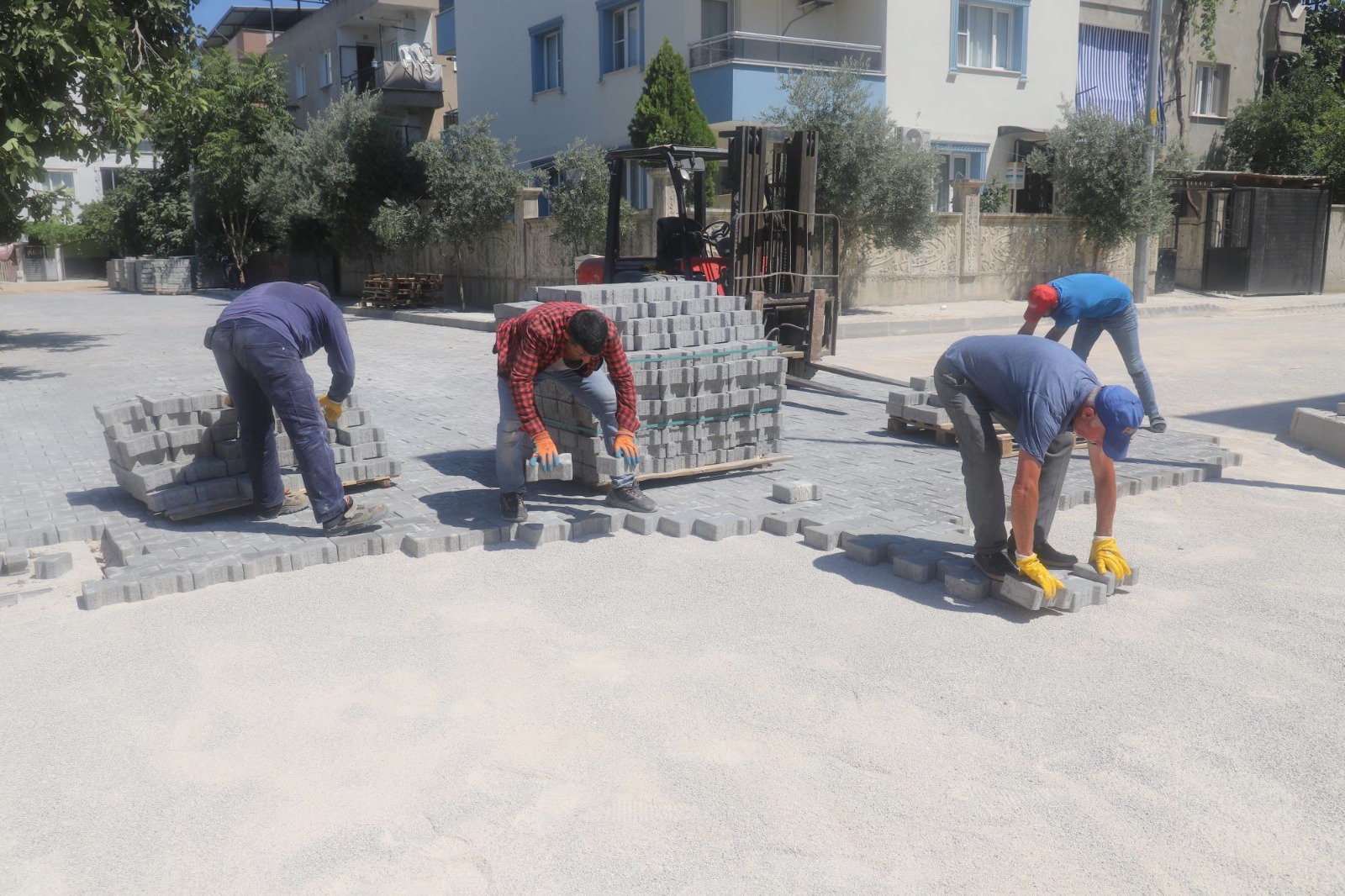Asfalt serim ve yama çalışmalarında büyük ilerleme: Kritik noktalara odaklanılıyor