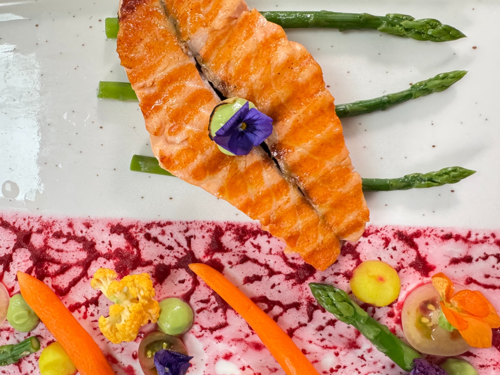 Lider Levrek, rekortmen Türk somonu