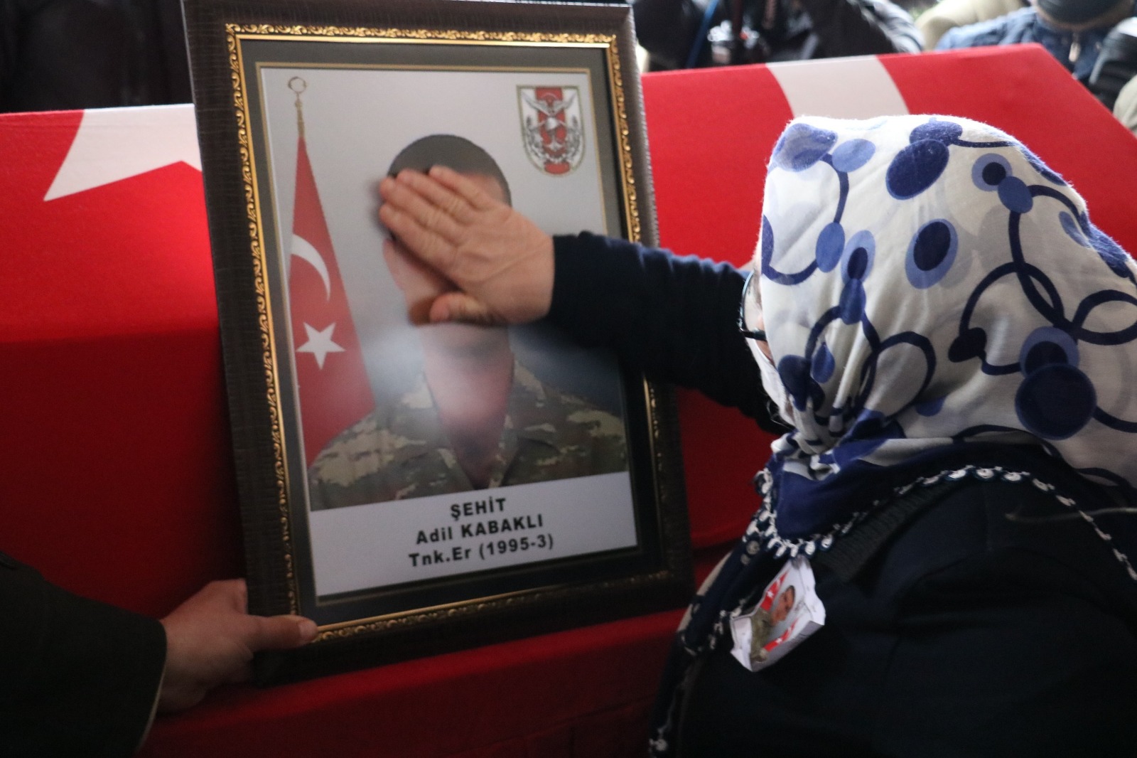 Şehit annesinin yarası derinleşti: "Yardım vaadiyle kandırıldım"