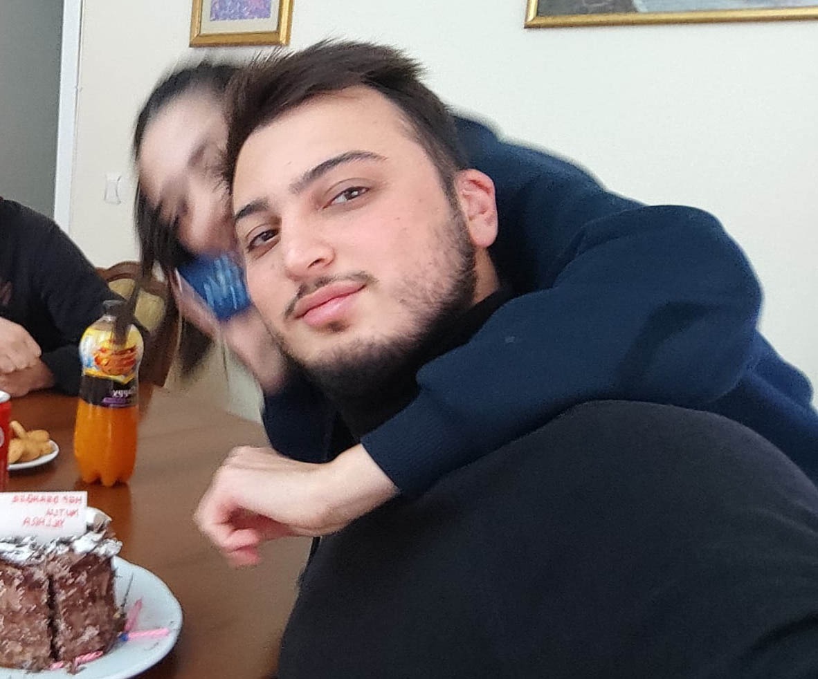 Gözyaşları arasında toprağa verildiler