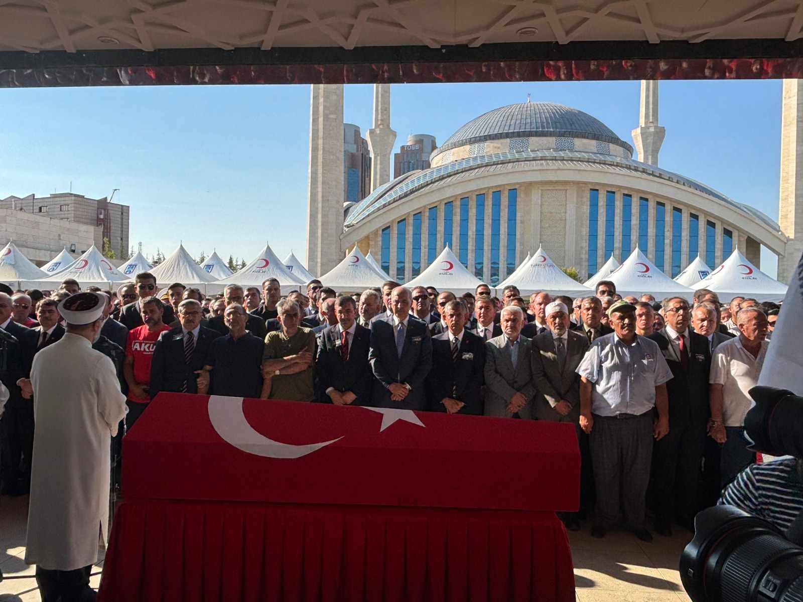 Meslekleri farklı, gönülleri ortak kahramanlar