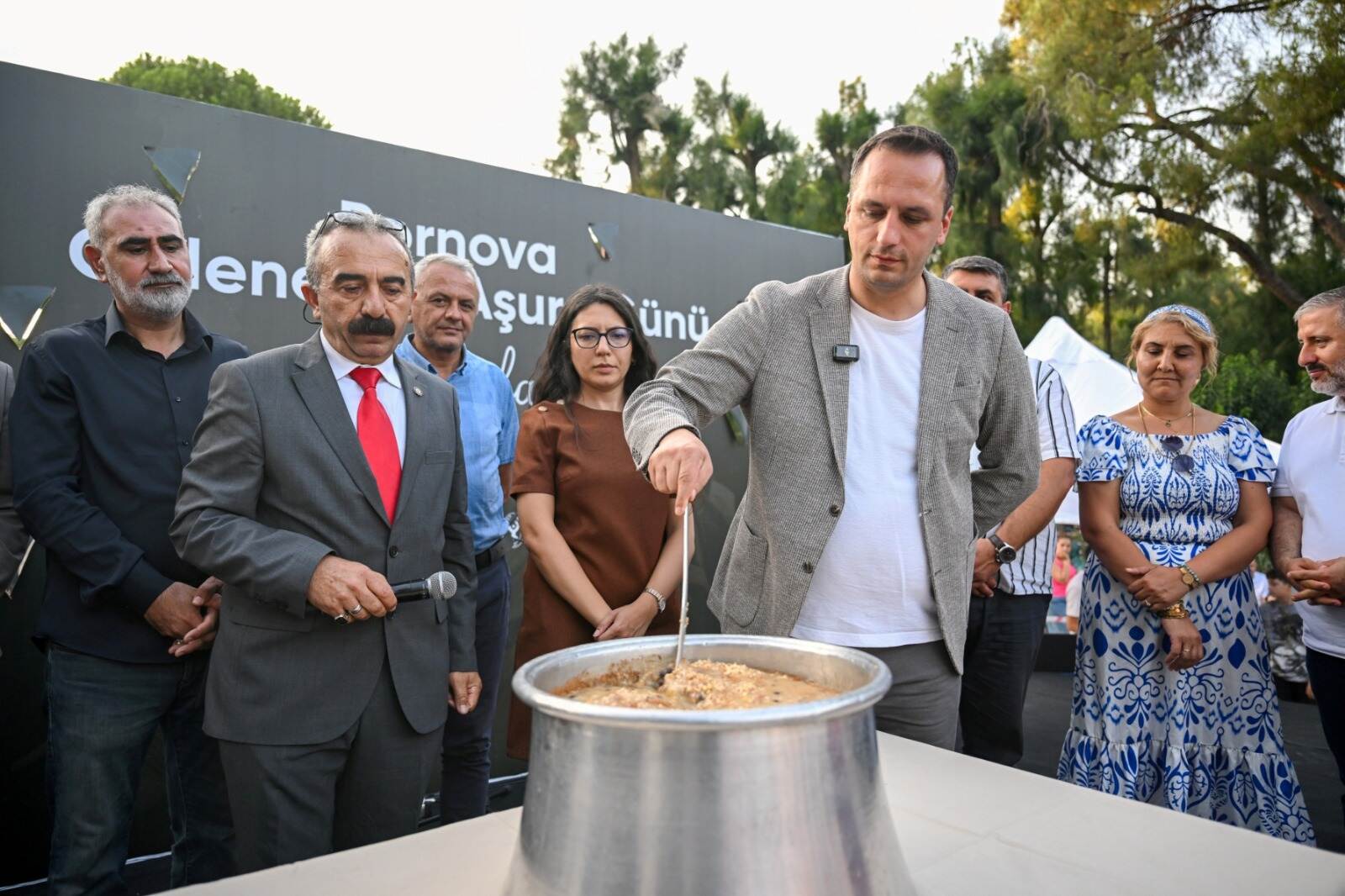 İzmir Bornova’da aşure etkinliği