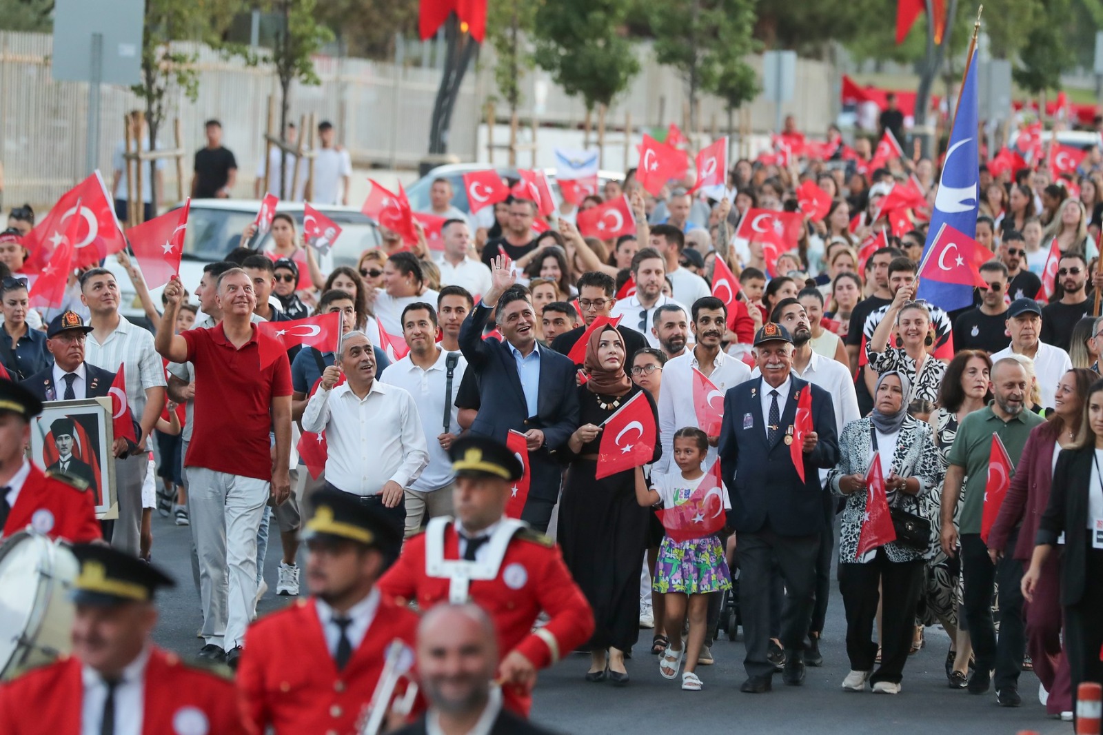 Fener Alayı yürüyüşüyle Aliağa tek yürek oldu