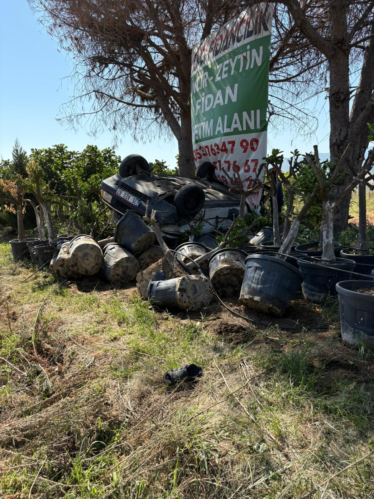 Sürücü itfaiye ekipleri tarafından kurtarıldı