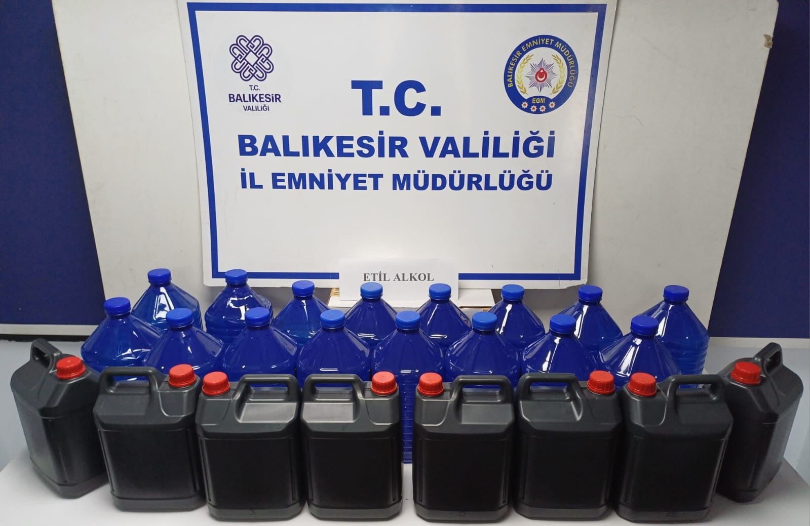 Ayvalık’ta 120 Litre Etil Alkol Ele Geçirildi 1