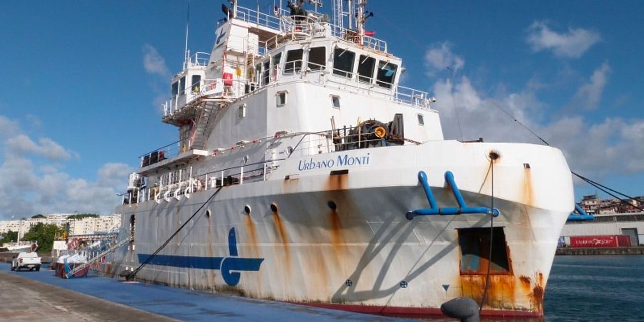 Aziz Yıldırım Gemi Bağışladı