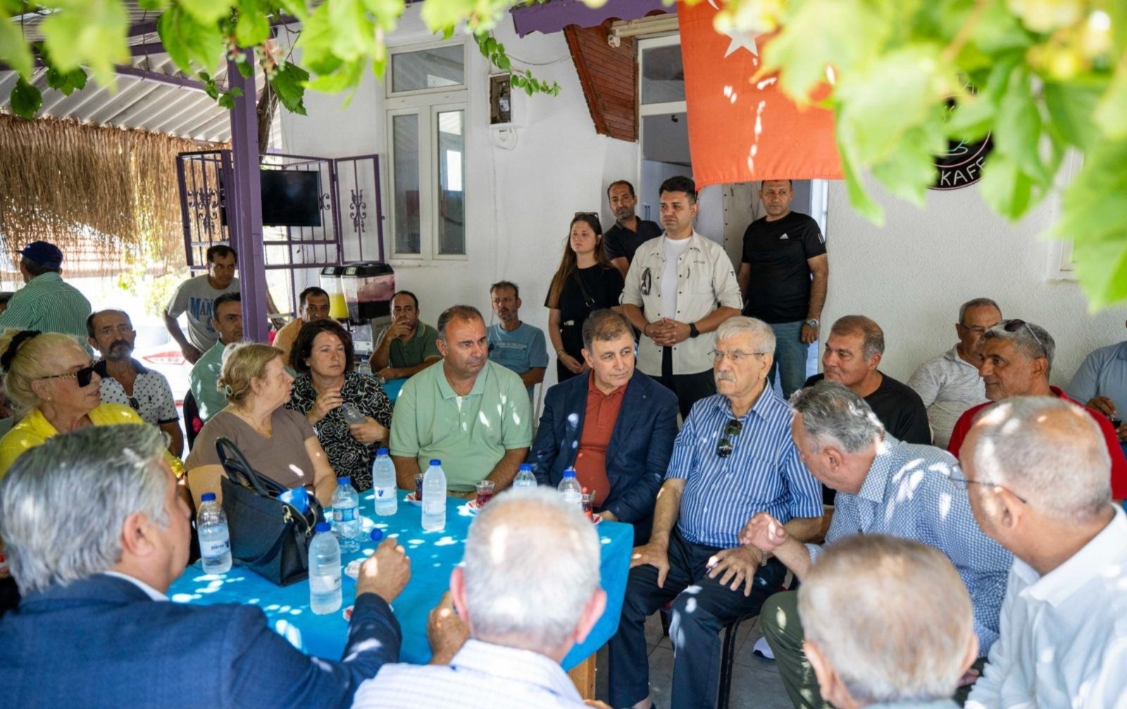 Siyaset ve iş dünyasından yoğun katılım