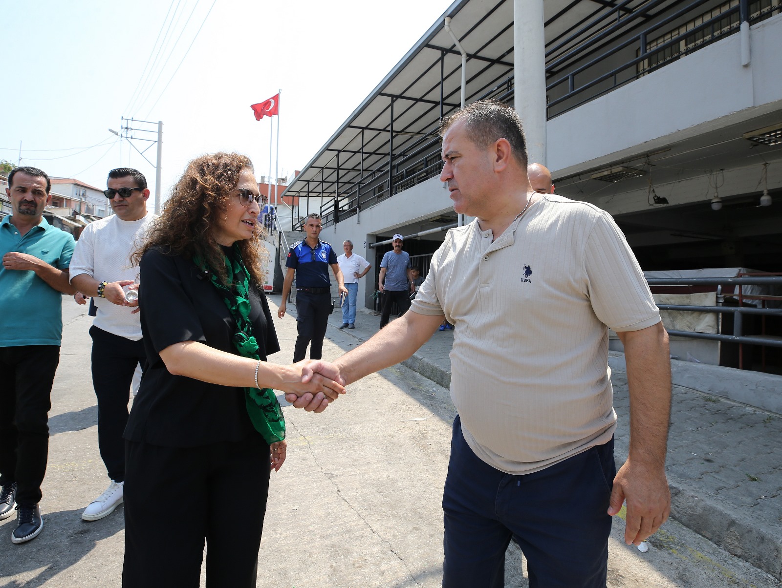 Mahalle merkezine yenilikler ve çocuklara özel alanlar